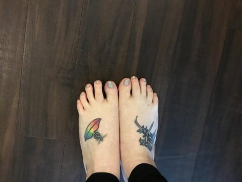 abbyslovelyfeet143 onlyfans leaked picture 2