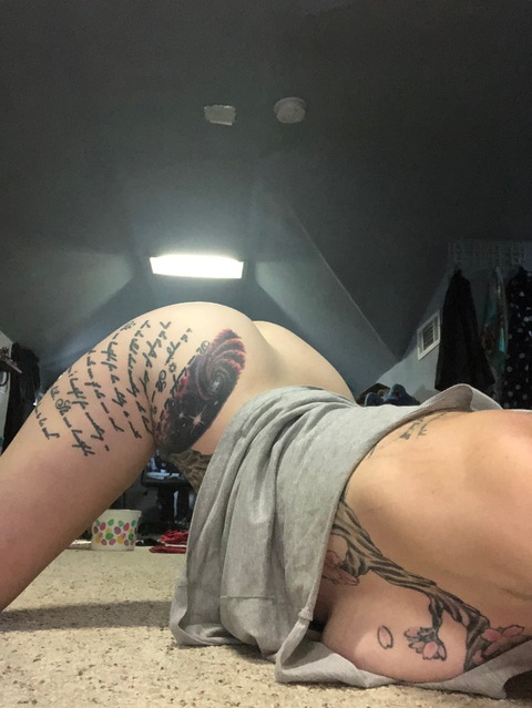 alaskanbarbie2.0 onlyfans leaked picture 2