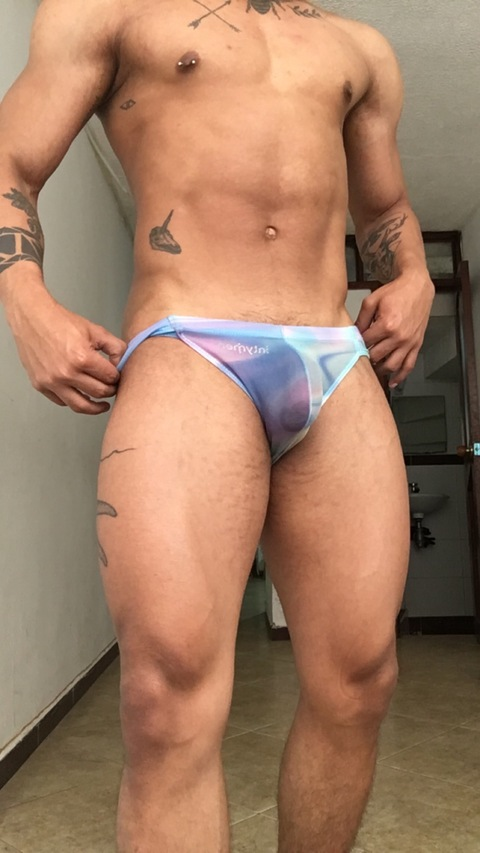 alejoaguilarxxx onlyfans leaked picture 2