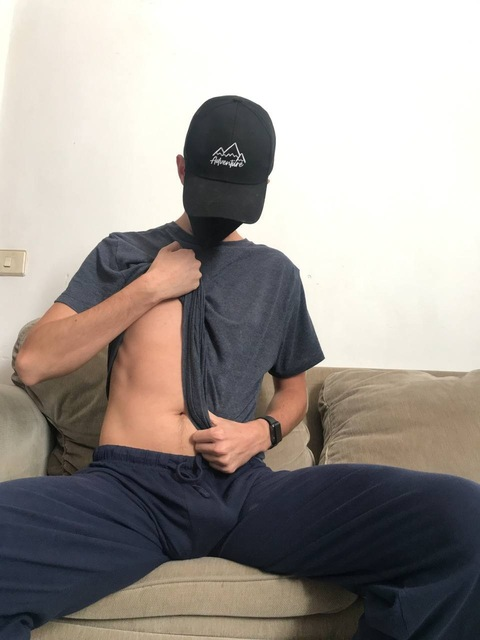 alexvanifree onlyfans leaked picture 2