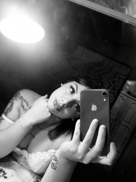 alubelen onlyfans leaked picture 2