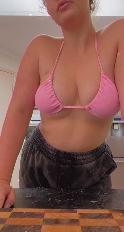 ameliaababyy onlyfans leaked picture 2