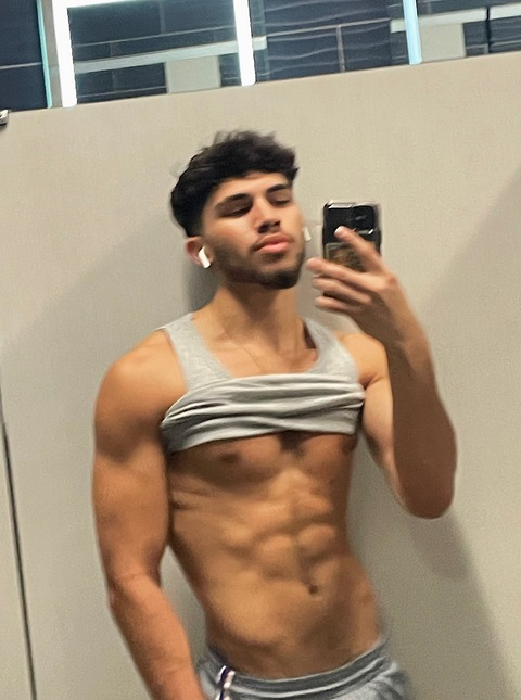 andres.junior onlyfans leaked picture 2