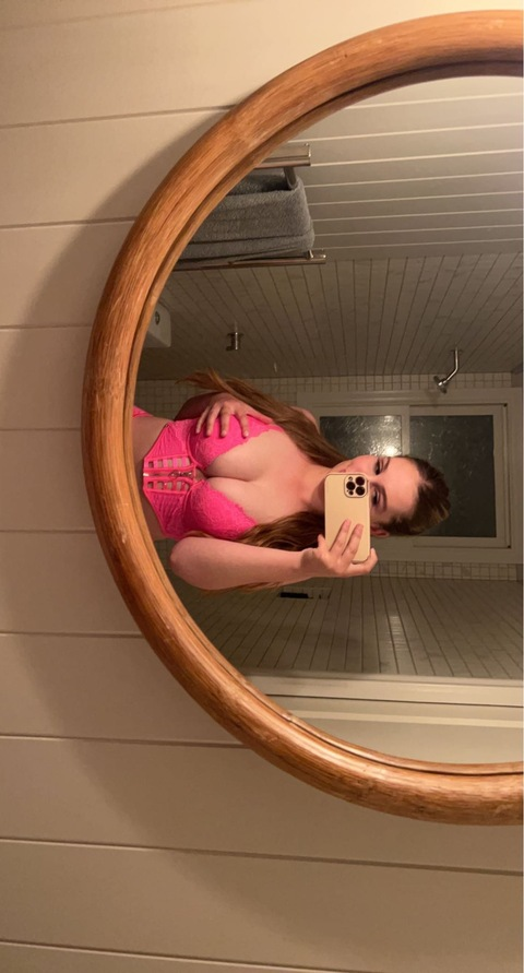 angel28628 onlyfans leaked picture 2