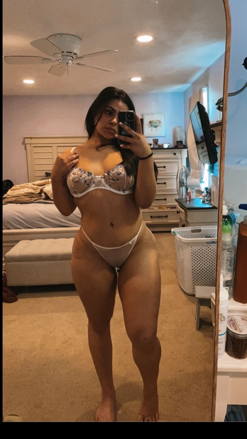 annagal97 onlyfans leaked picture 2