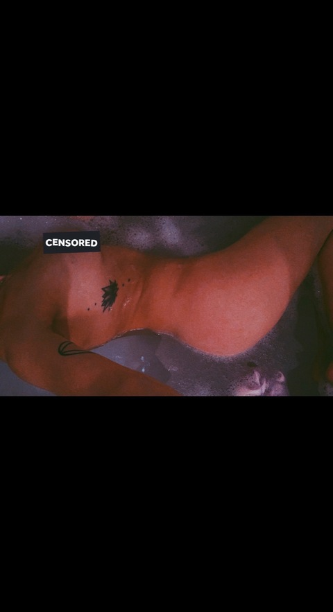 ariebabygirl onlyfans leaked picture 2