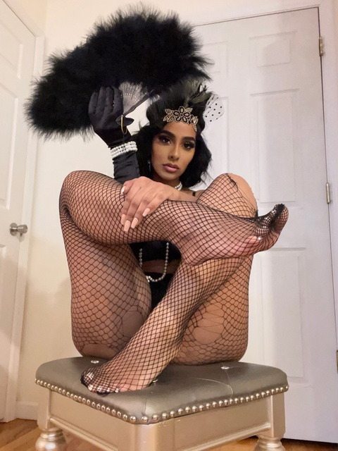 ayishadiazfeet onlyfans leaked picture 2