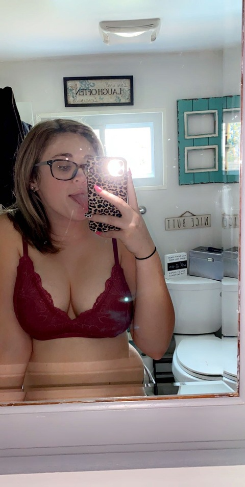 babyliv09 onlyfans leaked picture 2