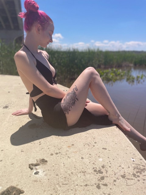 babyxgoth onlyfans leaked picture 2