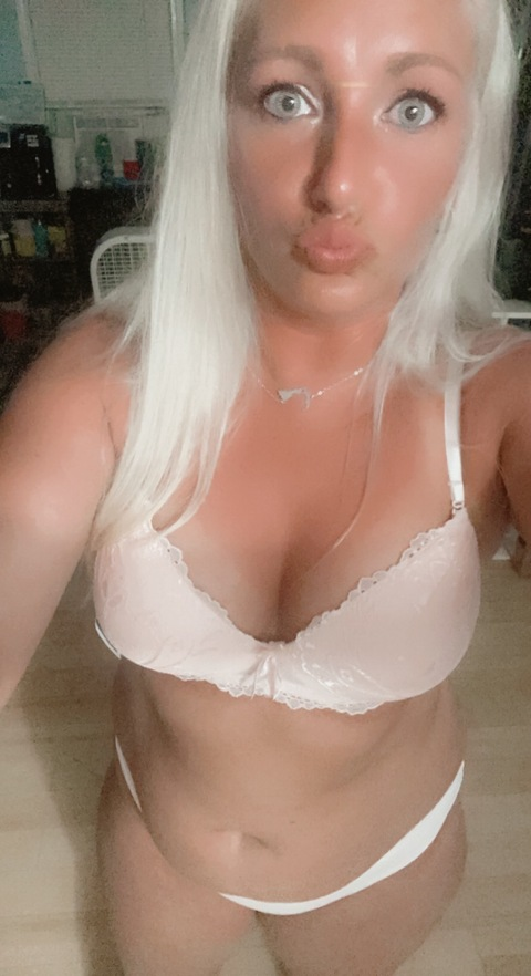 babyyygirlrae onlyfans leaked picture 2