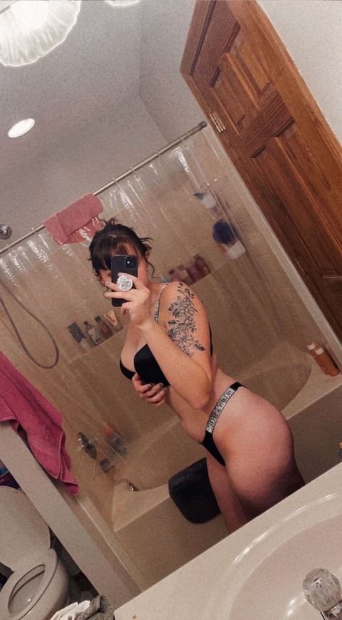 bella_charm onlyfans leaked picture 2