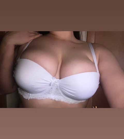 bellababyy01 onlyfans leaked picture 2