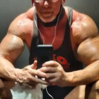 big21inchbiceps onlyfans leaked picture 1