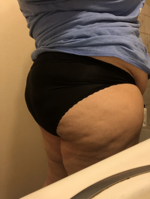 bigbeautiful420 onlyfans leaked picture 2