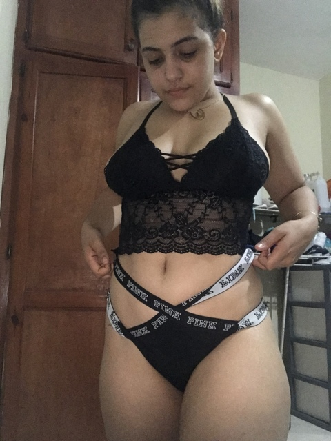 blanquita1220 onlyfans leaked picture 2