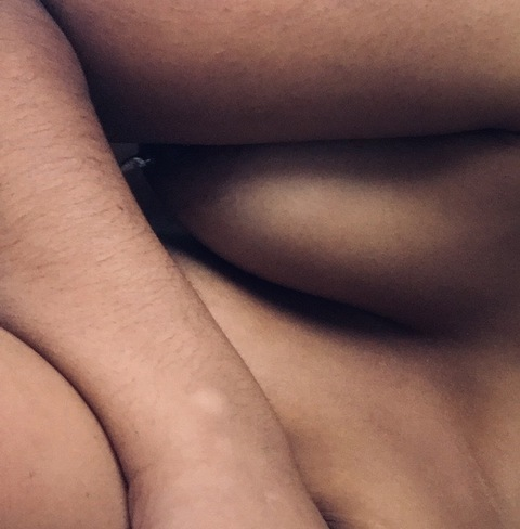 brown-beauty onlyfans leaked picture 2