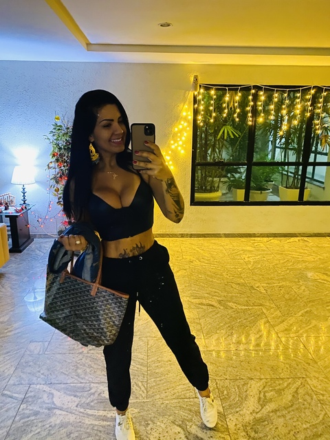 bruna021 onlyfans leaked picture 2