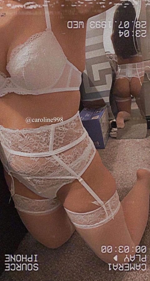 caroline998 onlyfans leaked picture 2