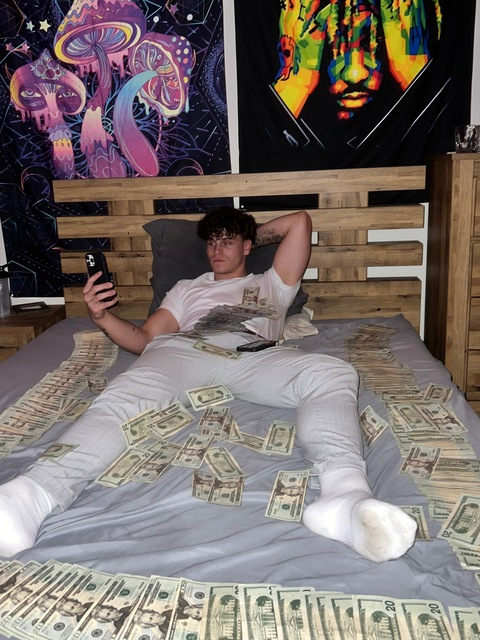 cashalphaconnor onlyfans leaked picture 2