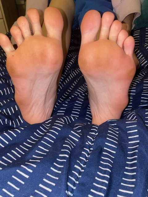 cheerfulfeetpictures onlyfans leaked picture 2