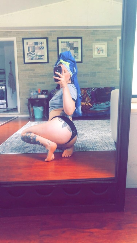 chelsealynnbby onlyfans leaked picture 2
