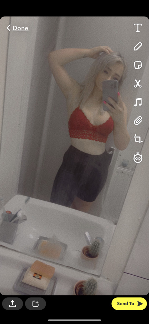 chlo1256 onlyfans leaked picture 2