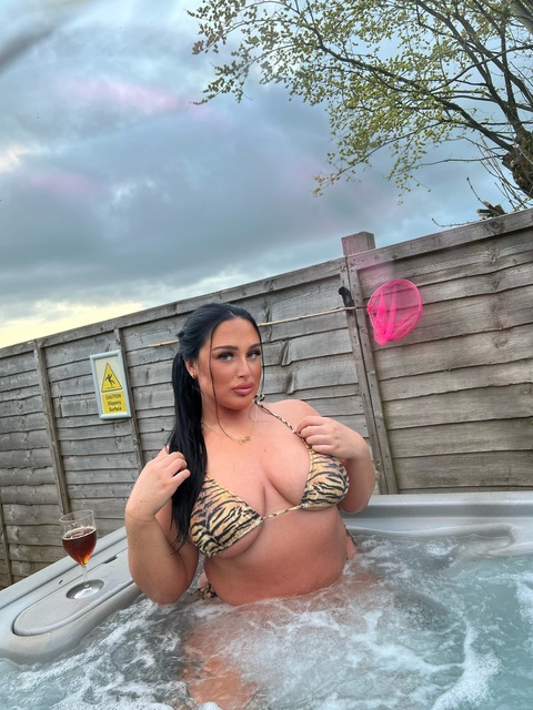 chloeeeex onlyfans leaked picture 2