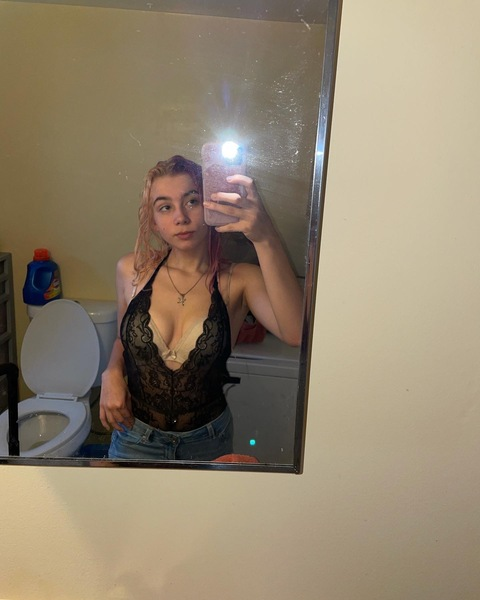 crazymads10 onlyfans leaked picture 2