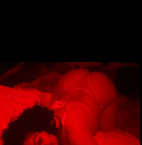 curvybrownlove onlyfans leaked picture 2