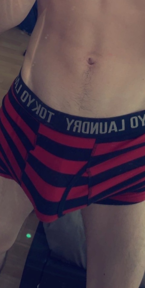 daddyhungggg onlyfans leaked picture 2