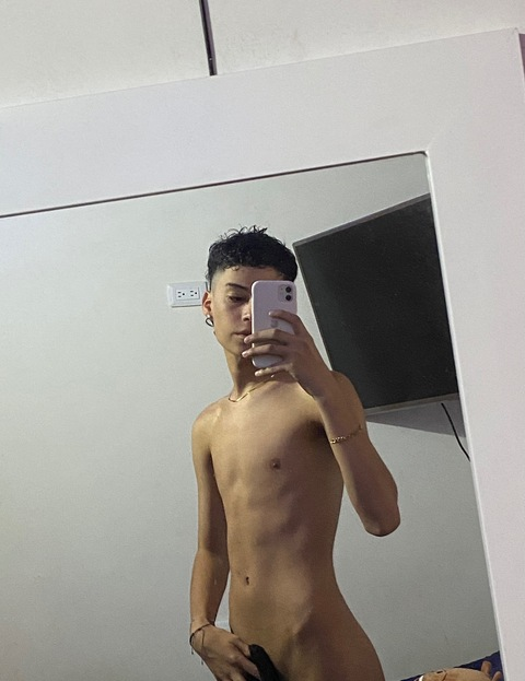 daniel.montoya01 onlyfans leaked picture 2