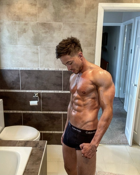 deanobaily onlyfans leaked picture 2