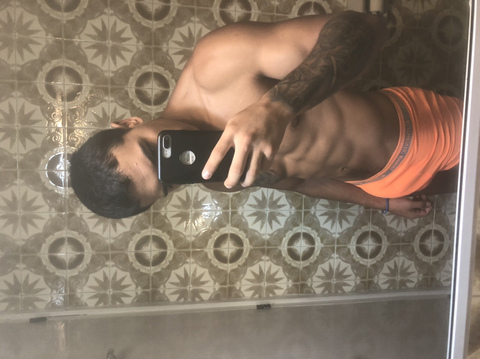 derek2327 onlyfans leaked picture 2