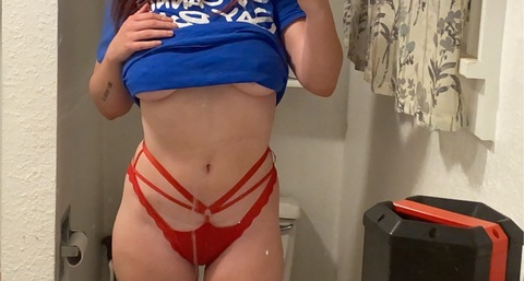dumbbitchlo onlyfans leaked picture 2