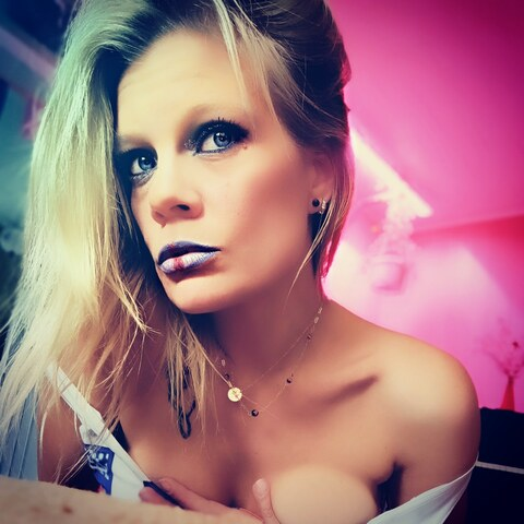 earthlingello4 onlyfans leaked picture 2