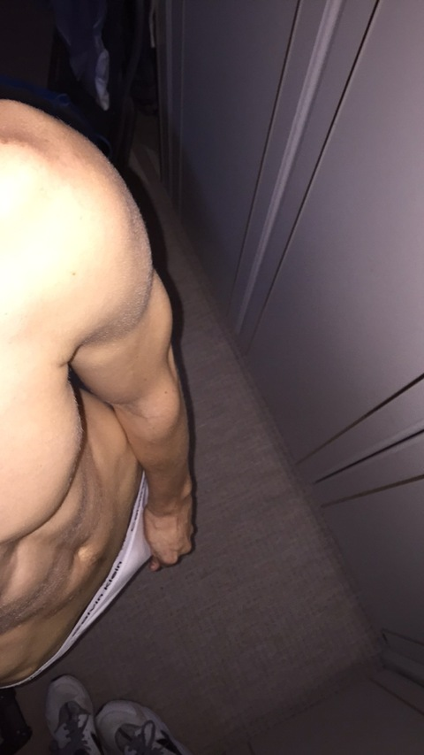 emg9813 onlyfans leaked picture 2