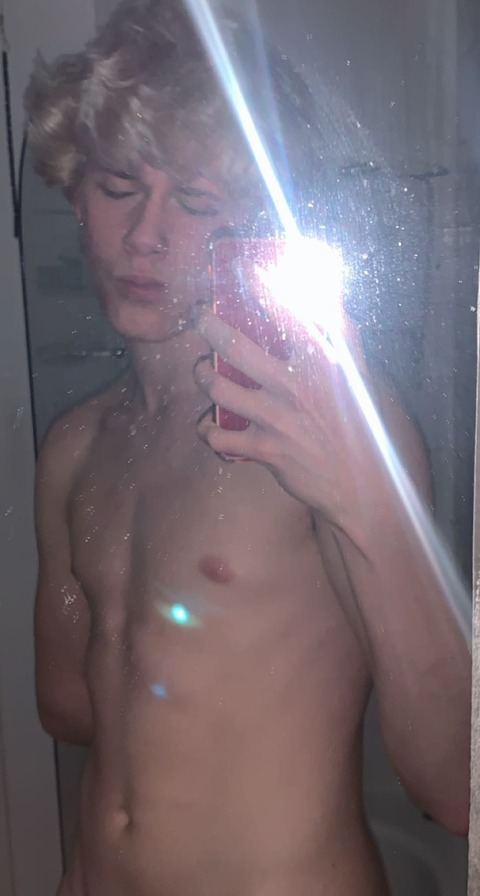 erileos onlyfans leaked picture 2