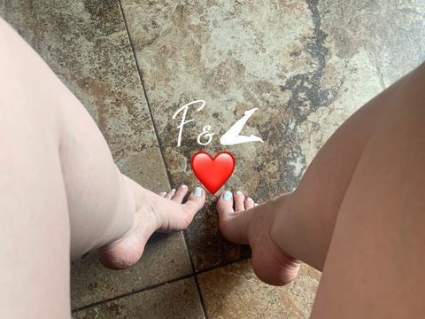 feetsandlegslove onlyfans leaked picture 2