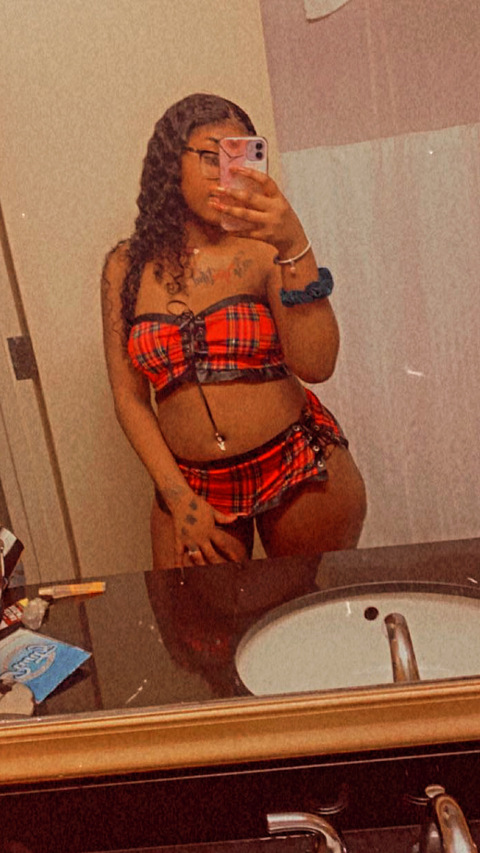 freaky.baddies_300 onlyfans leaked picture 2