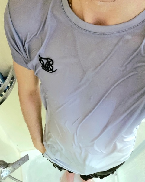 get_messy_wet onlyfans leaked picture 2