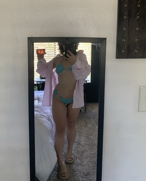 girlnxtdor1 onlyfans leaked picture 2