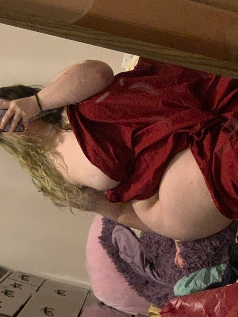 goddess_lizbeth onlyfans leaked picture 2