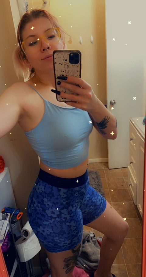 goldie.valentine onlyfans leaked picture 2