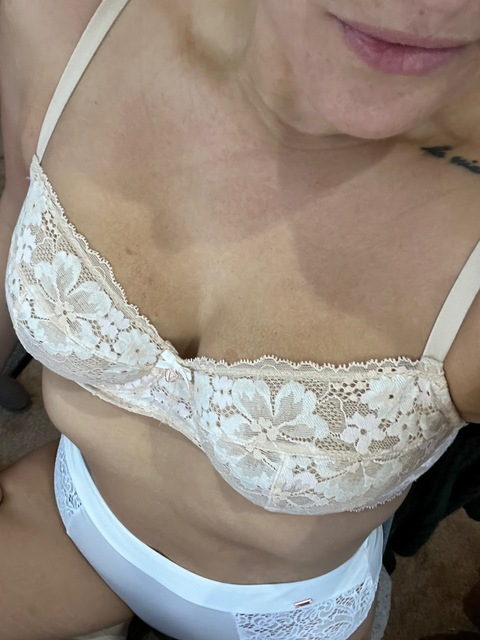 greencate12 onlyfans leaked picture 2