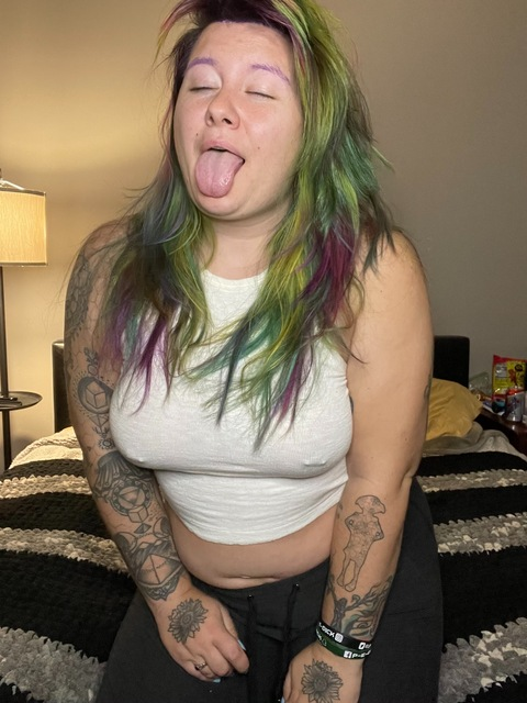 hippierosiexo onlyfans leaked picture 2