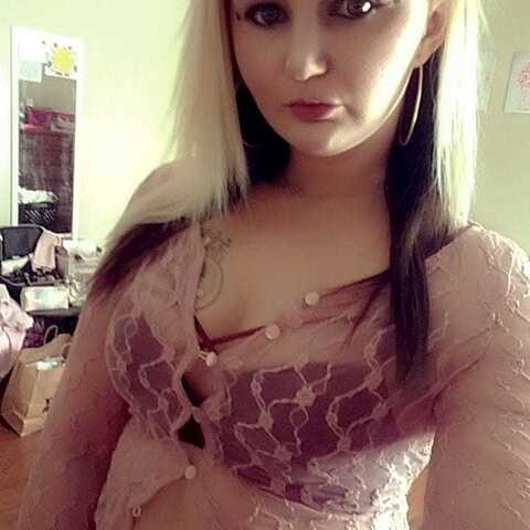 hollybabie93 onlyfans leaked picture 2