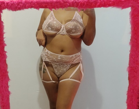 honeydebora onlyfans leaked picture 2