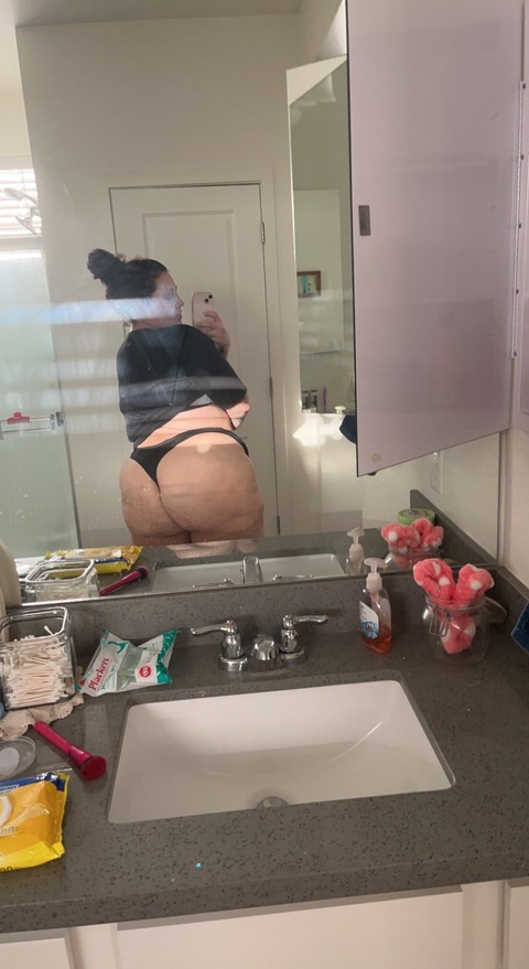 iceequeen420 onlyfans leaked picture 2