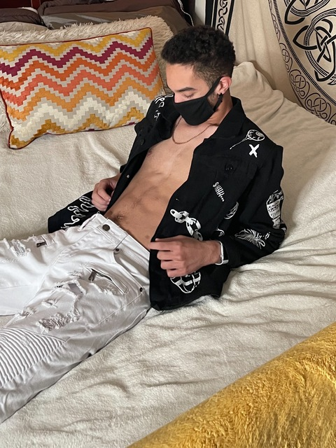 isaiahblades11 onlyfans leaked picture 2