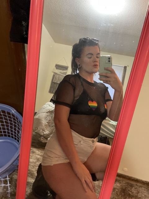 joqueenie onlyfans leaked picture 2